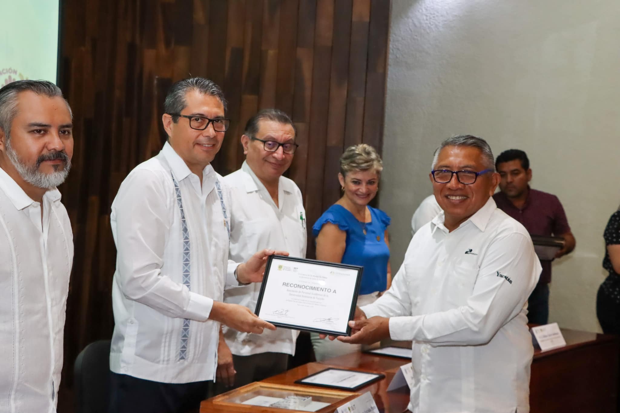 Featured image for “Día Mundial sin Tabaco | la Secretaría de Salud de Yucatán (SSY) certificó como Espacios 100 por ciento libres de humo de tabaco y emisiones a la APAUADY”